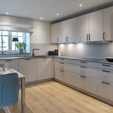 Inselnest, Alt Westerland, 120 M2 Dhh, Lichtdurchflutet, Saniert Mai 26 *