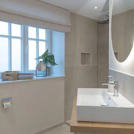 Inselnest, Alt Westerland, 120 M2 Dhh, Lichtdurchflutet, Saniert Mai 26 * Sylt