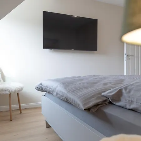 Inselnest, Alt Westerland, 120 M2 Dhh, Lichtdurchflutet, Saniert Mai 26 *