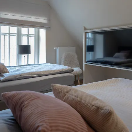 Inselnest, Alt Westerland, 120 M2 Dhh, Lichtdurchflutet, Saniert Mai 26 *